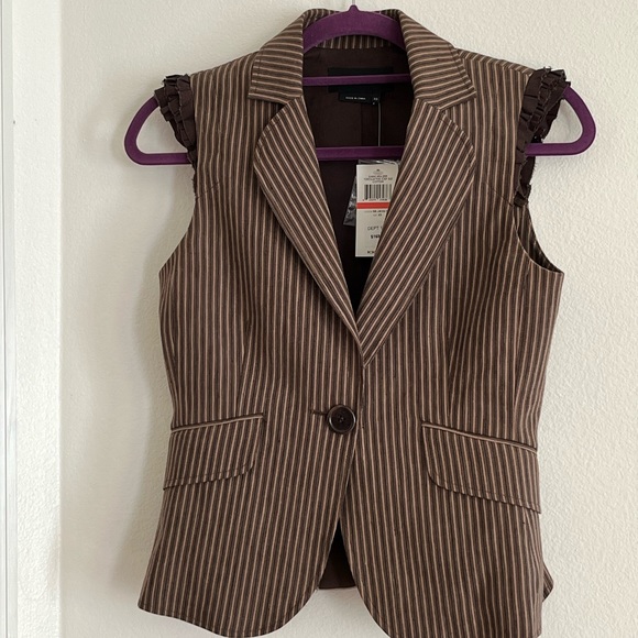 BCBG- Ruffle Cap Sleeve Vest - Picture 2 of 6